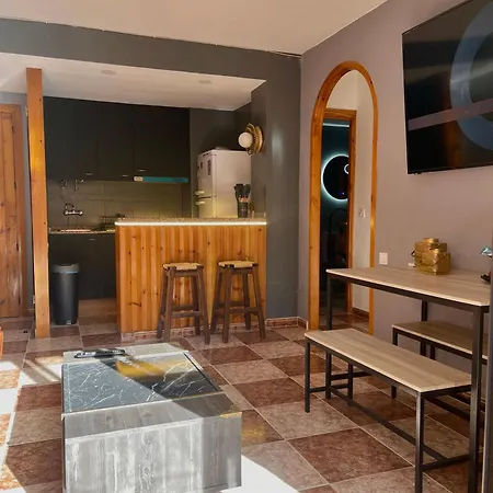 London Bus 2-bed 1min Walk To The In Spain *